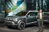 Dacia Bigster concept 2022 (left) with CEO Denis Le Vot R