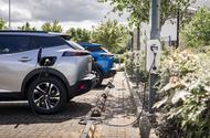 Peugeot 3008 rear charging