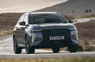 ds7 2023 001 cornering front
