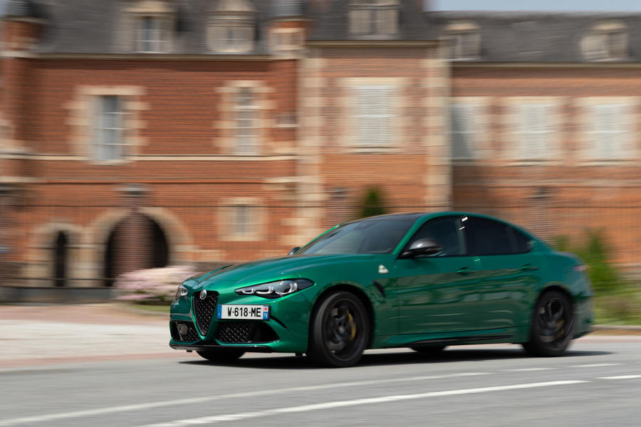 Alfa Romeo Giulia Quadrifoglio 2023