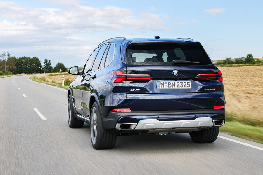 bmw-x5-facelift-fd-2023-rear-driving