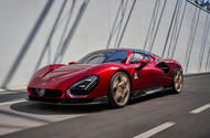 Alfa Romeo 33 Stradale front quarter tracking