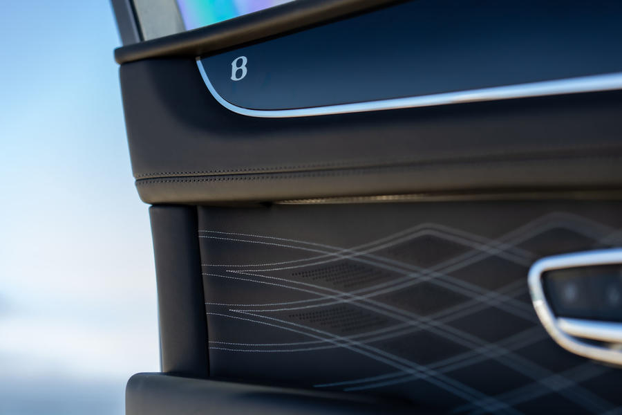 Bentley Bentayga EWB Mulliner doorcard