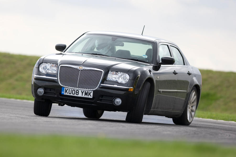 Chrysler 300C front tracking drifting