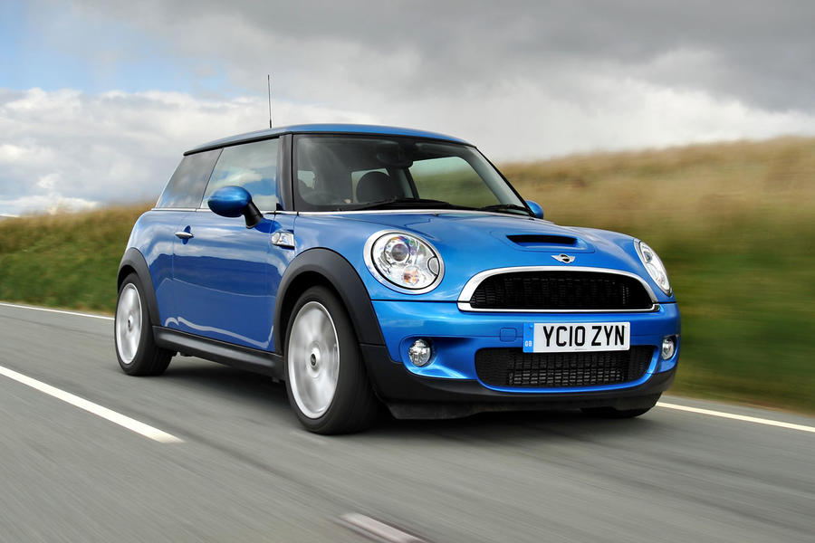2010 Mini Cooper S front quarter driving
