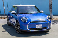 Mini Cooper S 2024 front quarter static