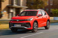 2023 Volkswagen Tiguan front quarter tracking