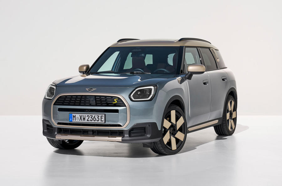 2024 Mini Countryman front quarter