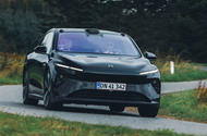 nio et7 review 2023 001 cornering front