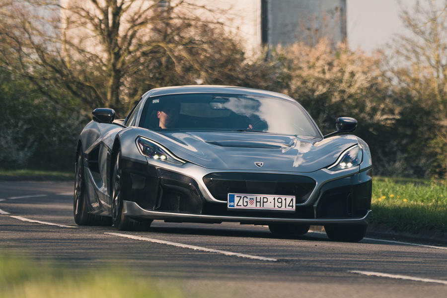 Rimac Nevera – front tracking