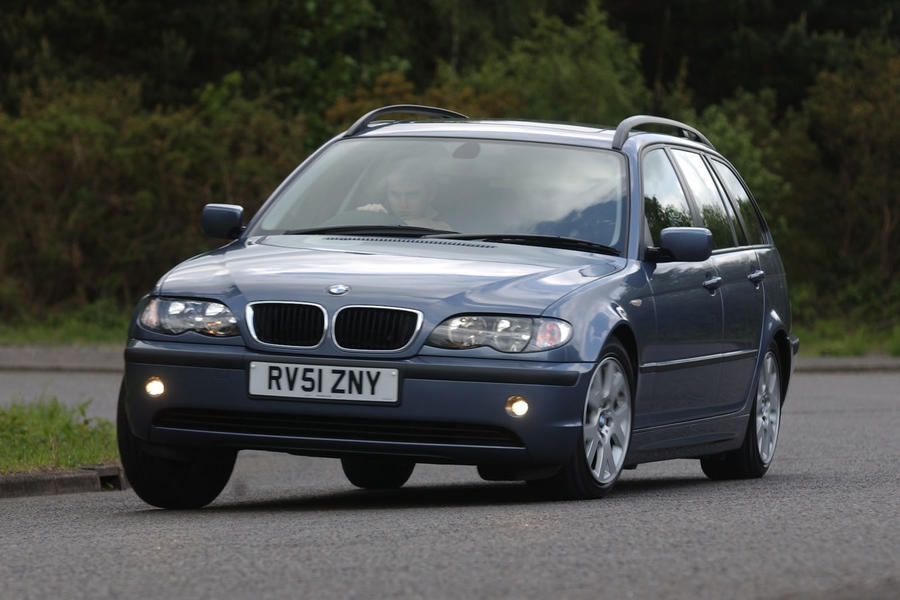 2022 BMW 3 Series Touring – front cornering