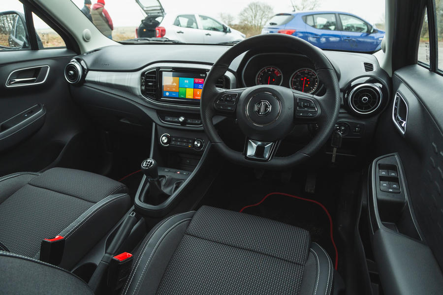 MG 3 interior