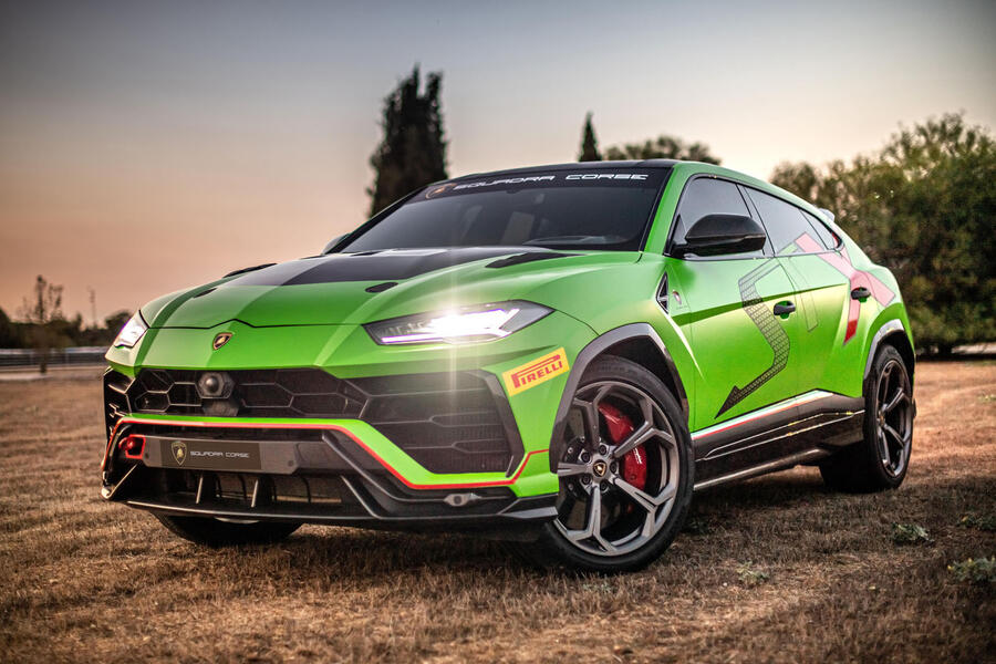 Lamborghini Urus ST-X front quarter