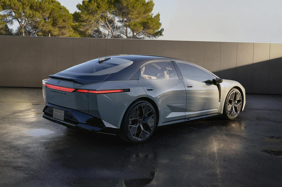 Toyota Corolla Concept rear quarter